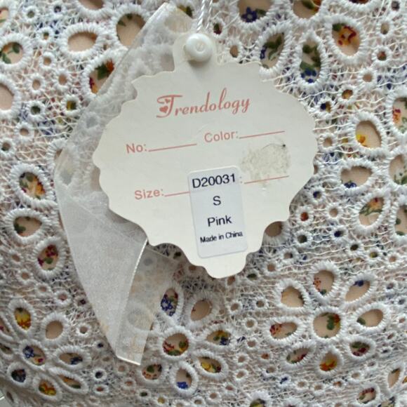 Trendology Boho Chic Sleeveless Summer Dress NWT Small Eyelet Lace Floral Mini - Picture 6 of 13